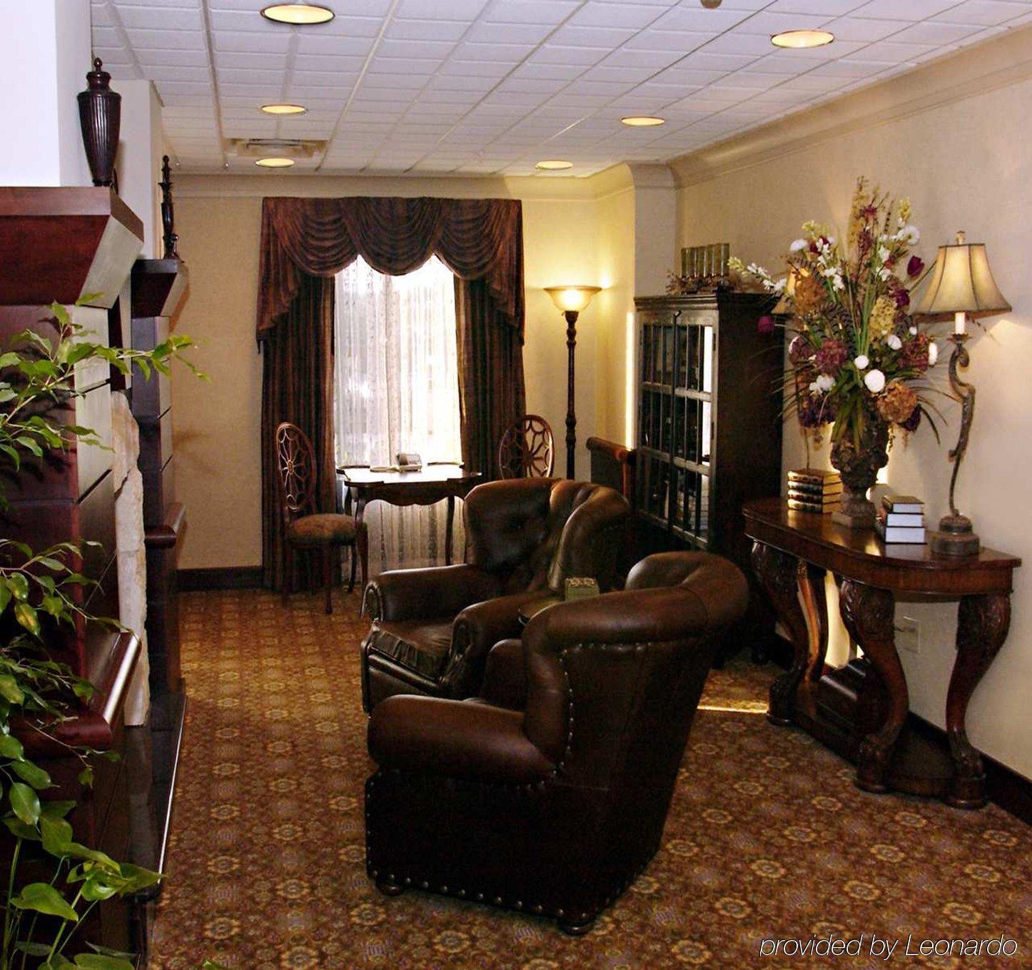 Hampton Inn & Suites San Marcos Interior photo